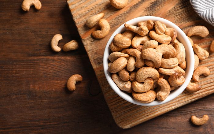 Men's health advantages of cashew nuts