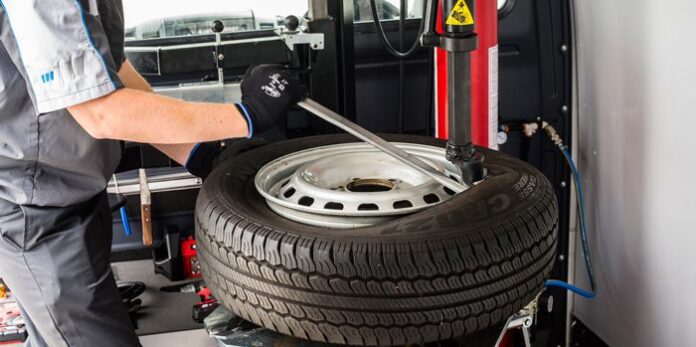 24 hour mobile tyre fitting Swindon